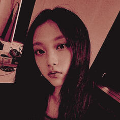 LIANG RUI-LEE Amiga, protegida Alumna de Slytherin. Andy no tardó en darle la bienvenida a la joven vidente transferida de Mahoutokoro. La tomó bajo su ala, aunque Rui no lo necesite.